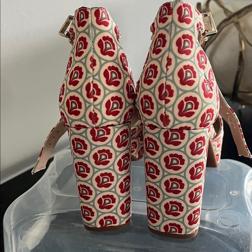 Chic Patterned Women's Platform Heels - Picture 4 of 5